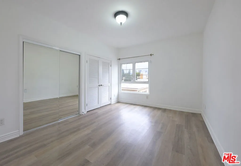 8555 Cashio Street Ph4, Los Angeles, California 90035 home-pic-12